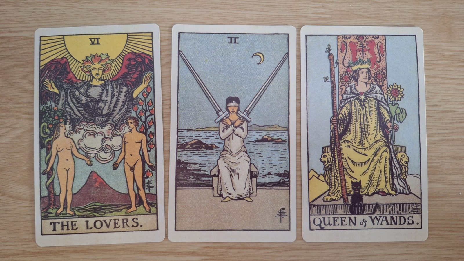 Cartas del tarot con simbolismo diverso.