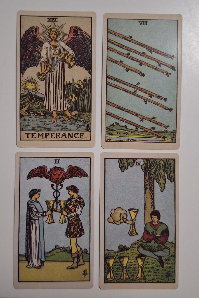 Cartas del tarot con simbolismo variado.
