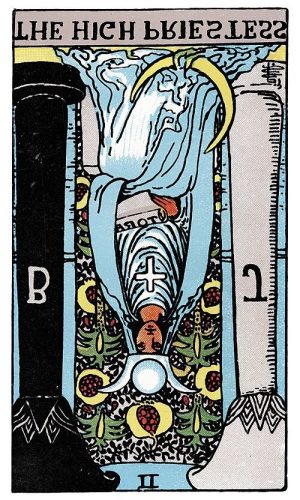 la sacerdotisa invertida en el tarot 